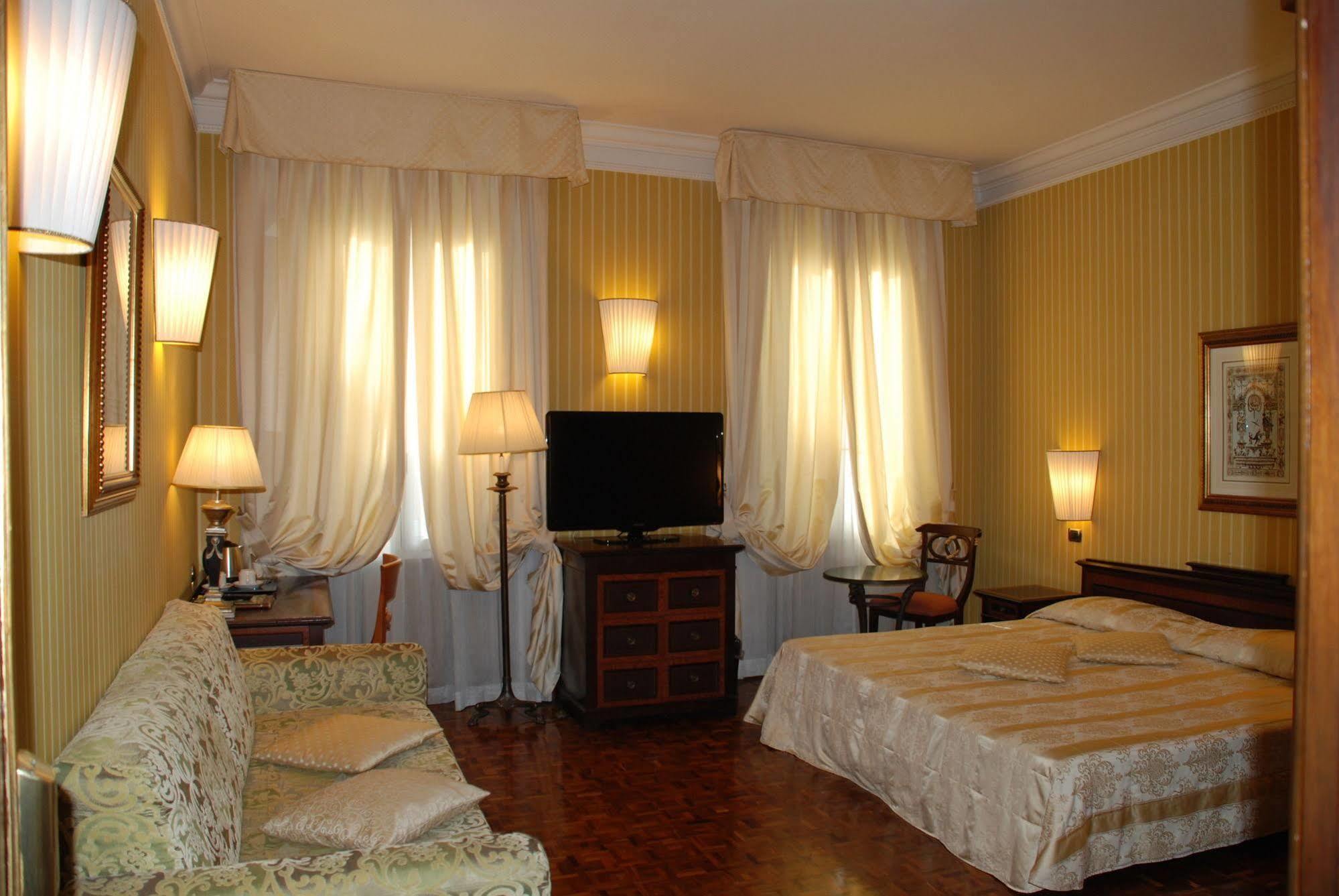 Hotel Cecil Rom Exteriör bild